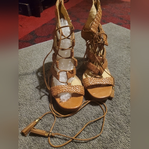 Michael Kors 👠 Monterey platform lace up heels with woven leather straps. - Picture 11 of 14